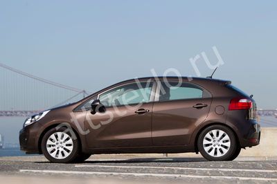 Автостекла Kia Rio III c установкой в Москве